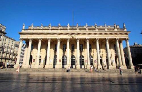 Hotel de Ville - Quinconces Apartment | 175 m² Apartment ∙ 4 bedrooms ∙ 8 guests