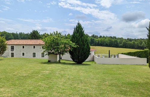 Montmoreau-Saint-Cybard Cottage | 155 m² Cabin ∙ 4 bedrooms ∙ 8 guests
