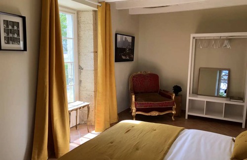 Saint-Felix-de-Bourdeilles House | 360 m² House ∙ 8 bedrooms ∙ 17 guests