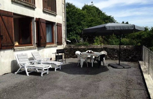 Saint-Hilaire-les-Courbes House | 66 m² House ∙ 1 bedroom ∙ 3 guests