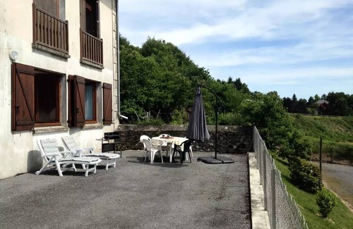 Saint-Hilaire-les-Courbes House | 66 m² House ∙ 1 bedroom ∙ 3 guests
