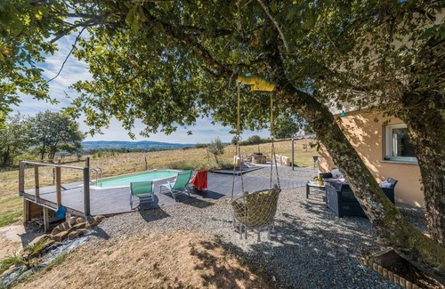 Saint-Pantaleon-de-Larche House | 160 m² House ∙ 4 bedrooms ∙ 10 guests