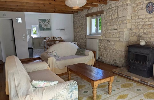 Saint-Simon-de-Pellouaille House | 65 m² House ∙ 2 bedrooms ∙ 4 guests