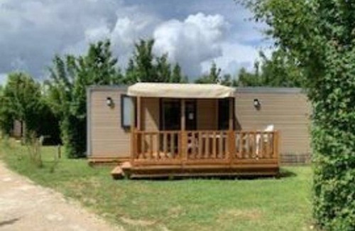 Saint-Yrieix-sur-Charente House | 33 m² Mobile home ∙ 3 bedrooms ∙ 6 guests