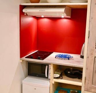 Sainte-Colombe-en-Bruilhois House | 35 m² House ∙ 1 bedroom ∙ 2 guests