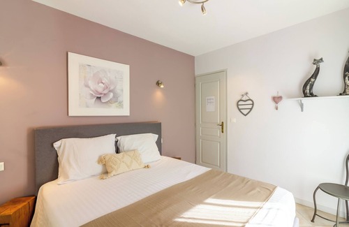 Proissans Bed & Breakfast | Guest Apartment – Comfort and Independence – Shared Pool