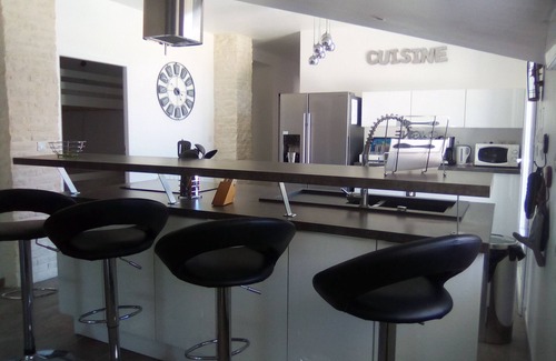 Les Mathes House | high capacity house can accommodate up to 18 people.