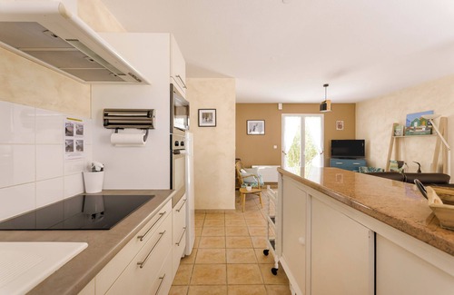 Le Chateau-d'Oleron House | Holiday Home "Begognias" with Private Terrace