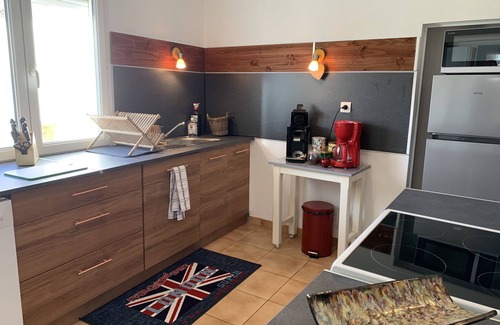 Montignac-Charente House | Holiday Home 'La Maison D’eloi' with Shared Pool, Private Terrace and Wi-Fi