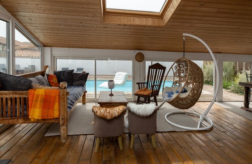 Tarnos House | Holiday home 'Grande Villa avec Piscine' with pool, garden & Wi-Fi