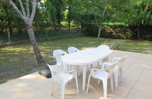 Hourtin House | Holiday Home L'Orée du Bois - HUT100 by Interhome