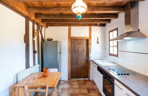 Sabres House | Holiday Home 'Petit Chantalaoude' with Private Terrace, Private Garden and Wi-Fi