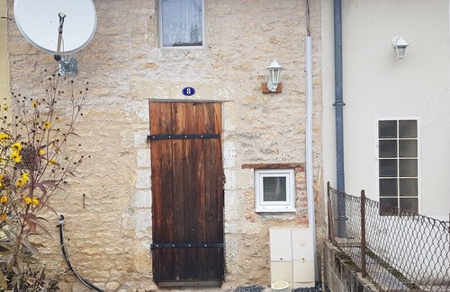 Ruffec Cottage | Homely, Comfortable 2-Bed Stone Cottage in Ruffec in Ruffec
