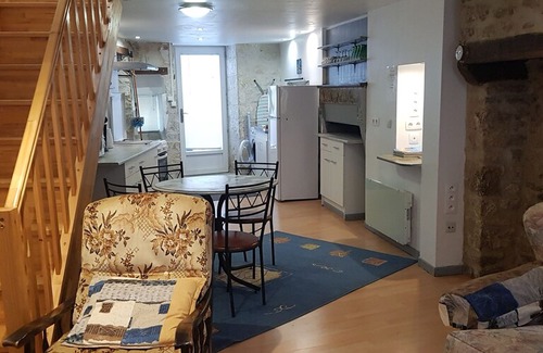 Ruffec Cottage | Homely, Comfortable 2-Bed Stone Cottage in Ruffec in Ruffec