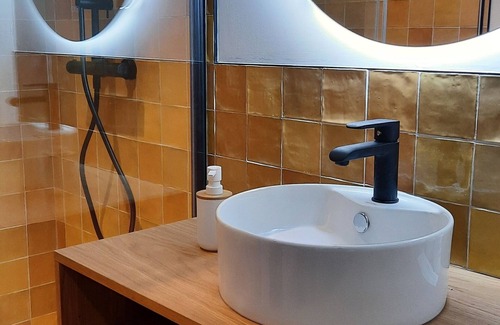 Saint-Pee-sur-Nivelle Hotel | Hotel Trinquet