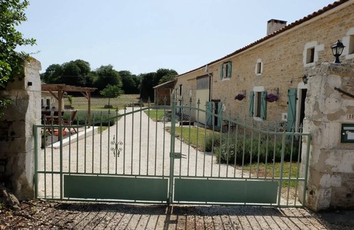 Maire-Levescault House | House ∙ 2 bedrooms ∙ 5 guests