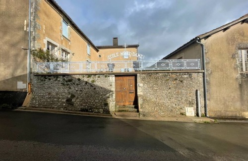 Sanxay House | House ∙ 5 bedrooms ∙ 11 guests