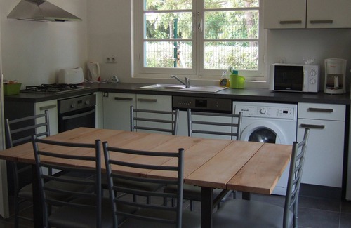 Le Grand-Village-Plage House | house 6 people, close to the beach, swimming pool shared by two apartments