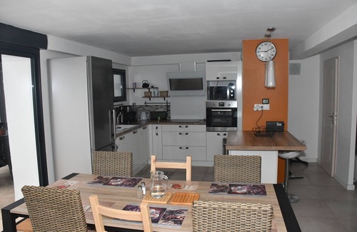 Anglet House | House 7 pers, 3 bedrooms, 2 bathrooms, quiet area, near beach and golf course.