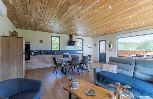La Roque-Gageac House | House with Jacuzzi and View in La Roque-Gageac – 2 Bedrooms, Terrace, Air-conditioned, 6 Guestsn
