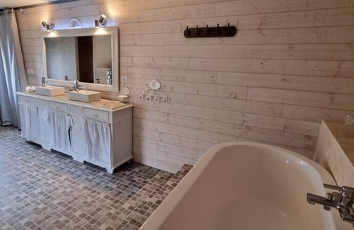 Gauriaguet Bed & Breakfast | IDEAL FOR GROUP SEMINAR 15 PERS+, SPA MASSAGE