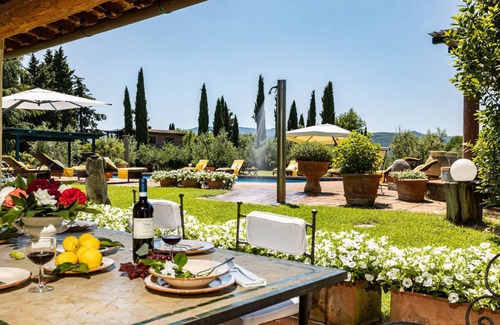 Figline e Incisa Valdarno Villa | 800 m² Villa ∙ 9 bedrooms ∙ 22 guests