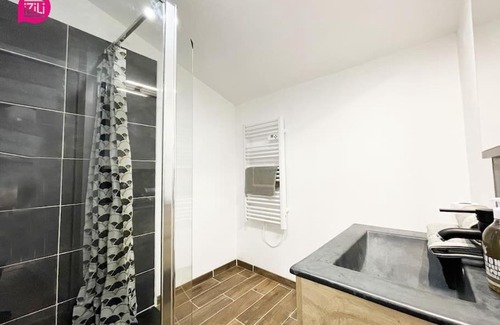 Centre Ville Apartment | La Brèche Niortaise by CozyLife - Centre Ville- Gare