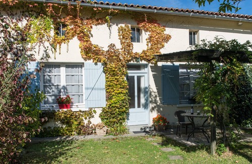Yviers Cottage | La Chouette - Is a lovely one bedroom cottage with its own private garden.