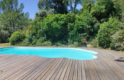 Saint-Ciers-de-Canesse House | La Maison de Bujan, in the heart of the vineyards with swimming pool and exceptional panorama