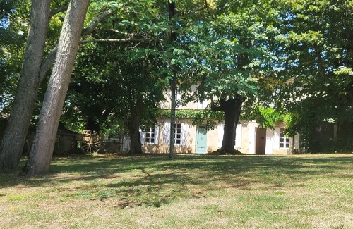 Saint-Ciers-de-Canesse House | La Maison de Bujan, in the heart of the vineyards with swimming pool and exceptional panorama