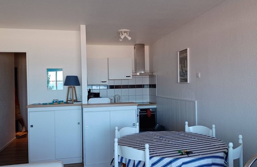 La Rochelle Apartment | La Rochelle Les Minimes: Bright apartment beach 20 meters