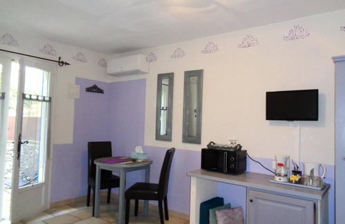 Lacoste Bed & Breakfast | Le Clos des Lavandes-Double Provence-Terrasse-Lacoste Luberon Provence
