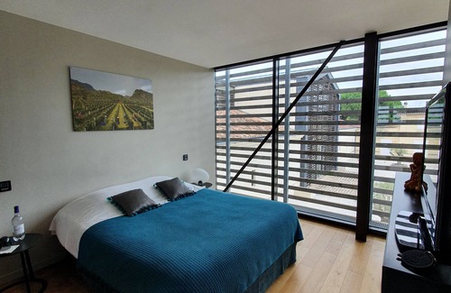 Montagne Hostel | Le Pavillon - The Lion
