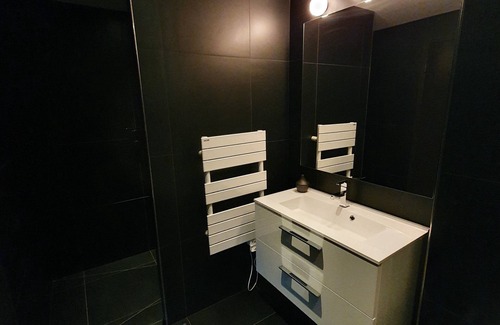 Montagne Hostel | Le Pavillon - The Lion