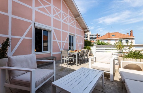 Biarritz City Centre Apartment | LES HALLES KEYWEEK Duplex with Terrace and Parking in Biarritz Center