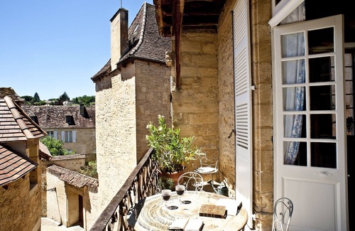 Sarlat-la-Caneda Historic Center Apartment | Les Suites sarladaises, the Salamandre suite