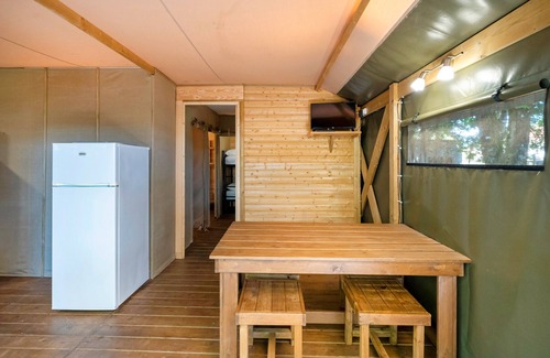 Lesperon RV Rental | 'Lodge 2' with shared pool, private terrace and shared garden
