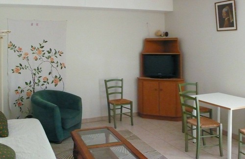 Saint-Georges-de-Montclard Apartment | Lovely apartment for 2 guests with pool, internet, TV, terrace and parking