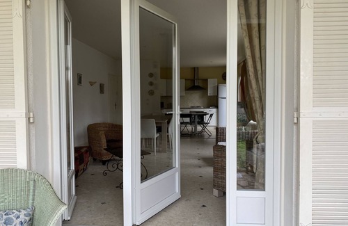 Vaux-sur-Mer Villa | Low prices linen included villa 300 m Nauzan beach business quiet green space