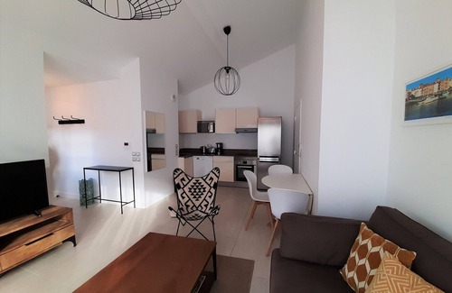 Saint-Jean-de-Luz City Center Apartment | Luxury Apartment in Heart of Saint-Jean-de-Luz, 200m from Beach