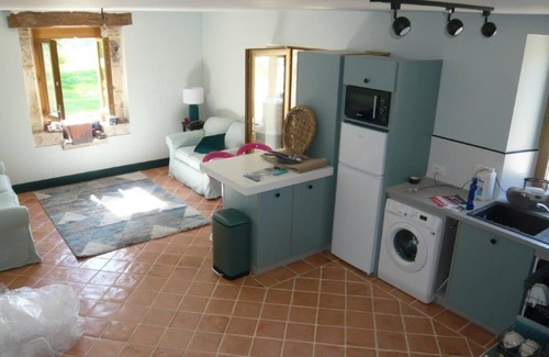Boisse Cottage | luxury gite for couples, no children. Peace, great views, large pool and spa.