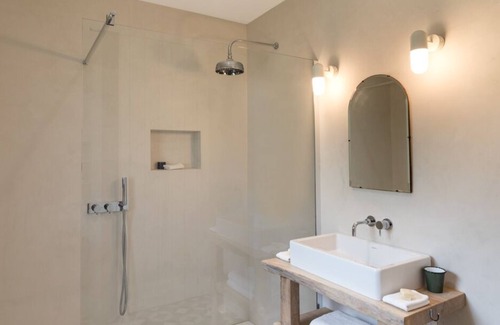 Les Estagnots Villa | Luxury Villa - 5 mins walk to the beach - private pool