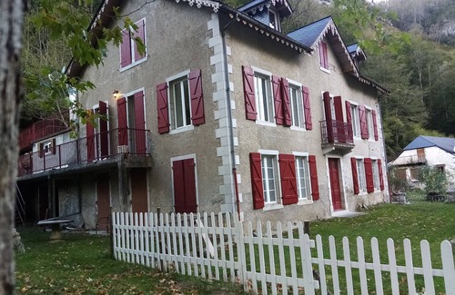 Laruns Apartment | Nature break in the Ossau Valley - Quiet apartment with private park