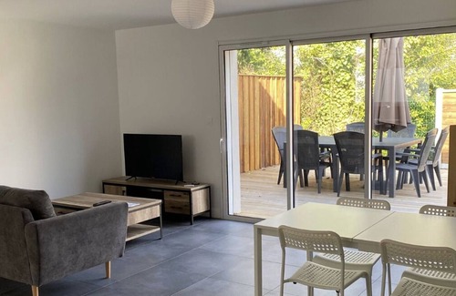 Ares House | New terraced house 500m from the basin and the city center