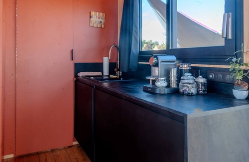 Salignac-sur-Charente House | Null 'Tiny La Part Des Anges' with Private Terrace, Private Garden and Air Conditioning