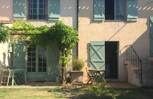 Sanary-sur-Mer House | Pretty farmhouse surrounded by vineyards and olive trees will