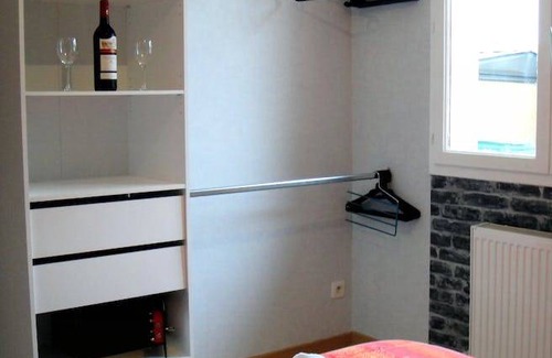 Saint-Medard-en-Jalles Resort | Private room ∙ 1 bedroom ∙ 1 guest