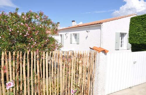 Saint-Denis-d'Oleron House | Promotion: House 6 pers, enclosed land 600m2, 400m beach, sea and shops