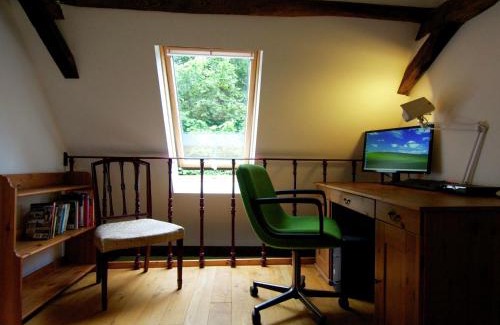 Bassin de Brive House | Quaint Cottage in Juillac with Private Garden