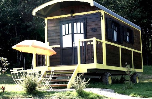 Chamberet RV Rental | Recreational vehicle (RV) ∙ 1 bedroom ∙ 5 guests